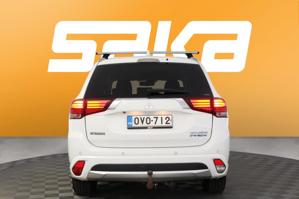 MITSUBISHI Outlander PHEV 2016