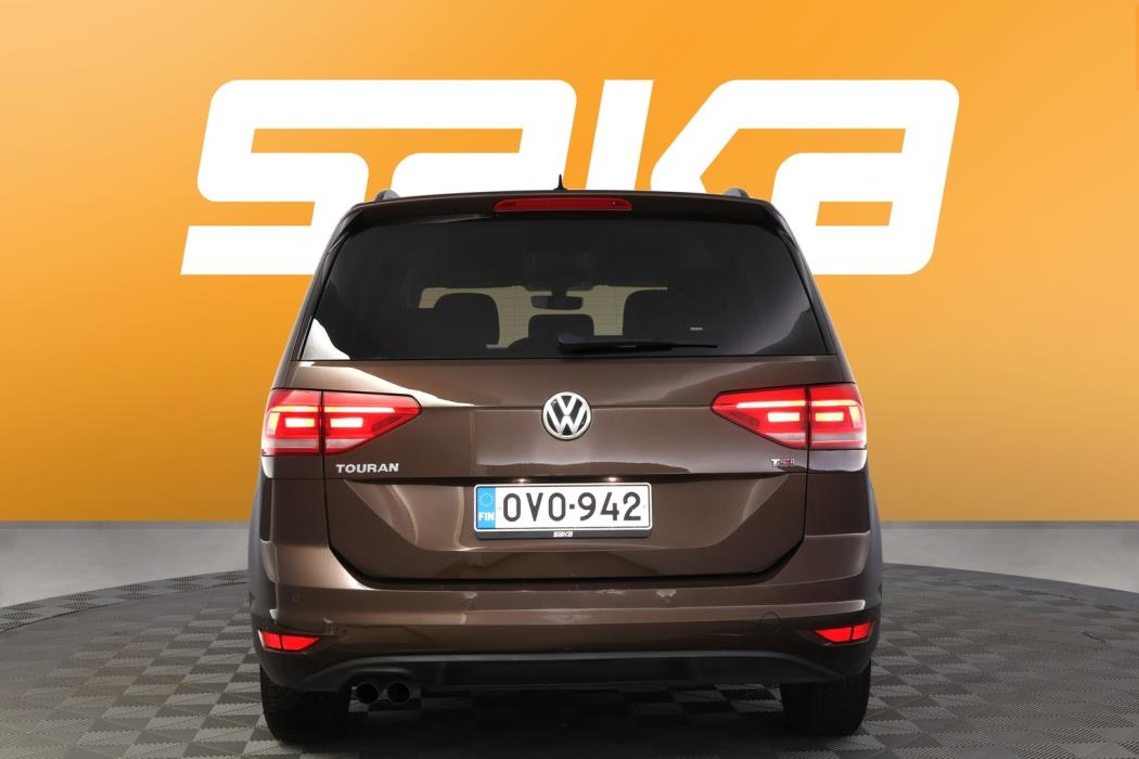 VOLKSWAGEN Touran 2017