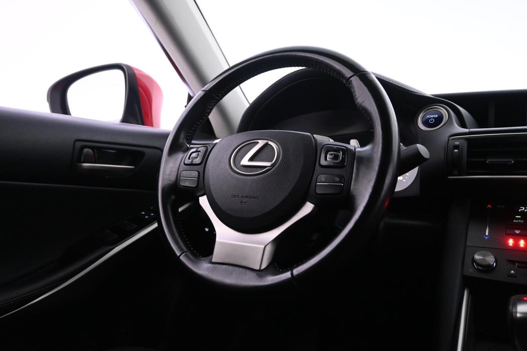 LEXUS IS 2017
