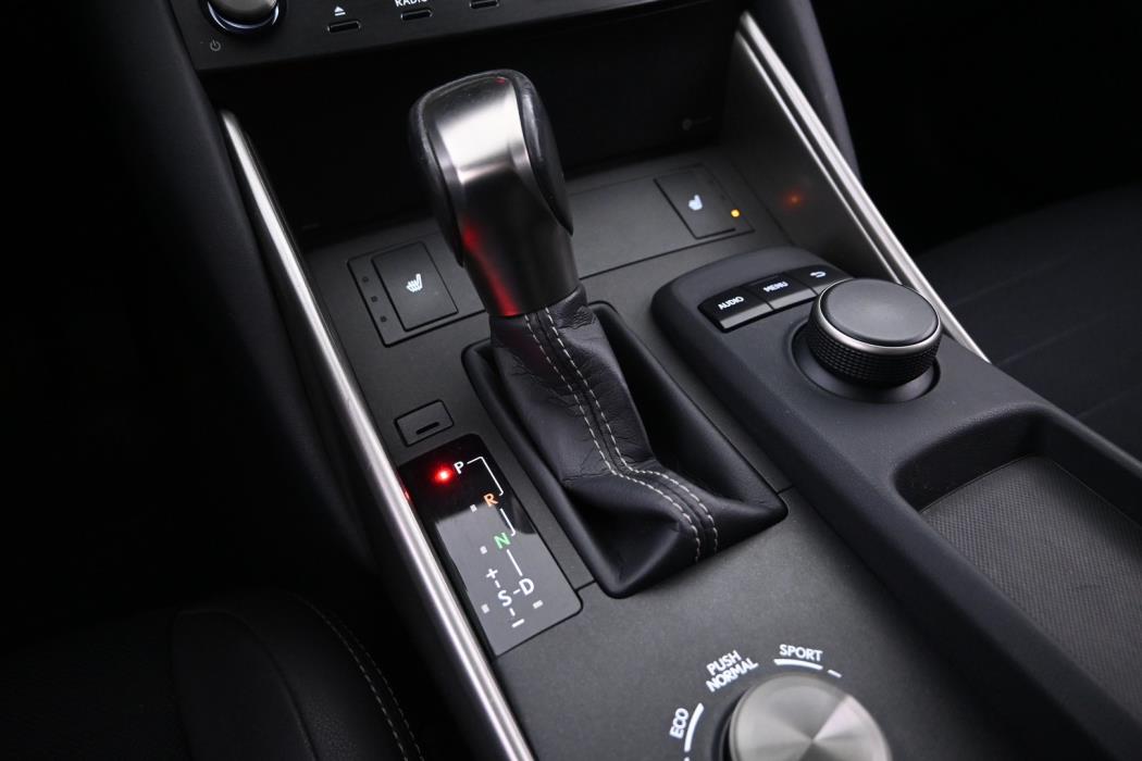LEXUS IS 2017