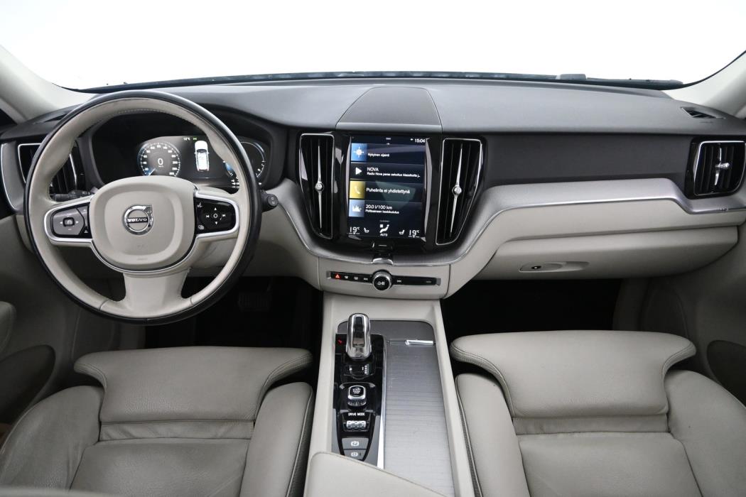 VOLVO XC60 2018