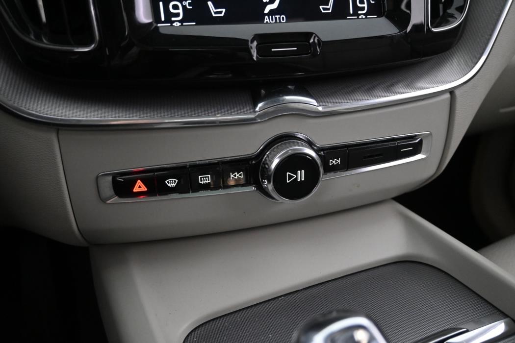 VOLVO XC60 2018