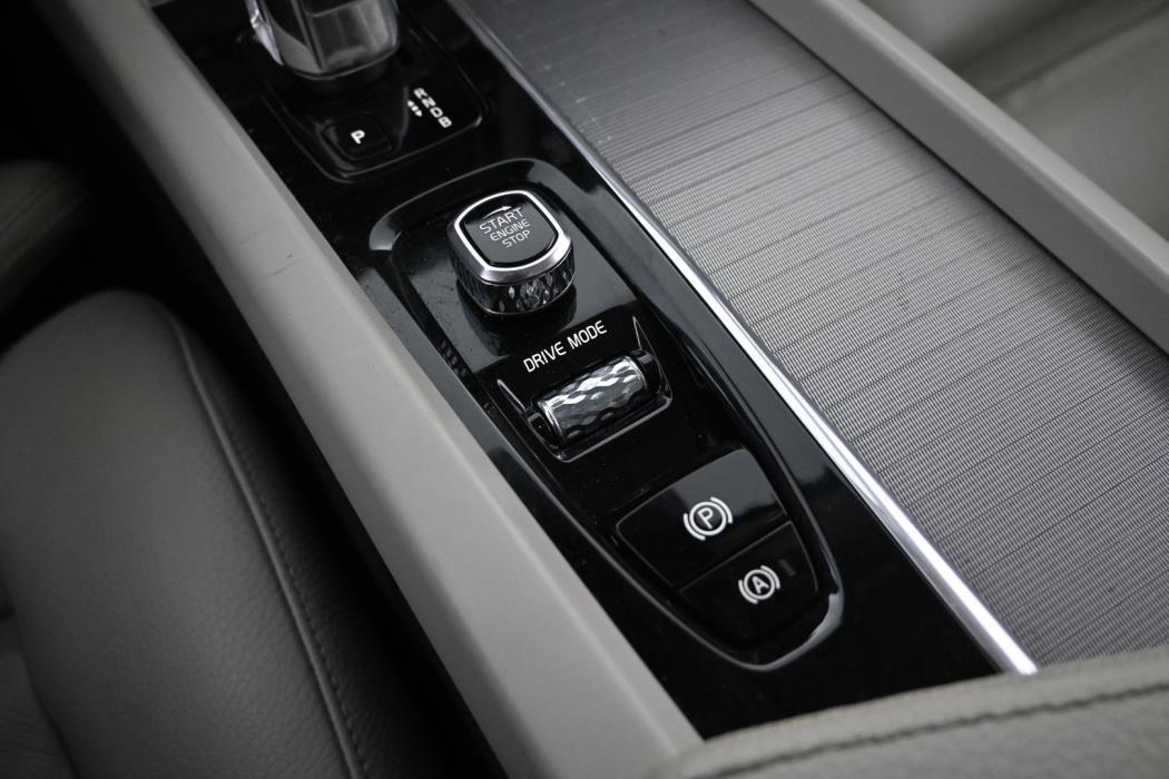 VOLVO XC60 2018