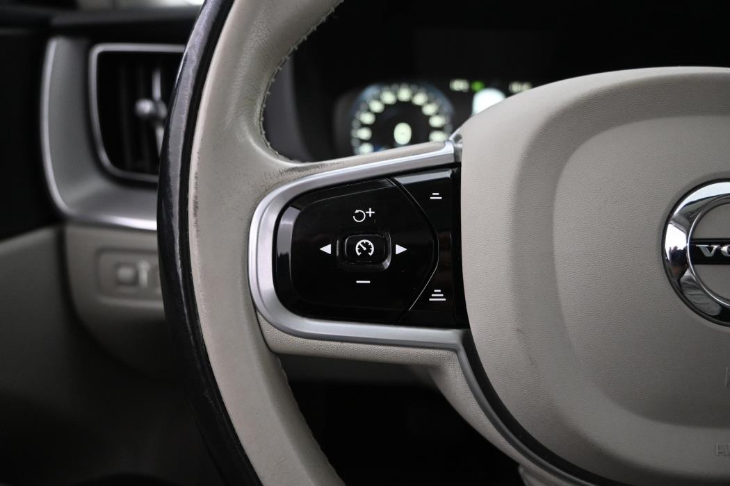 VOLVO XC60 2018