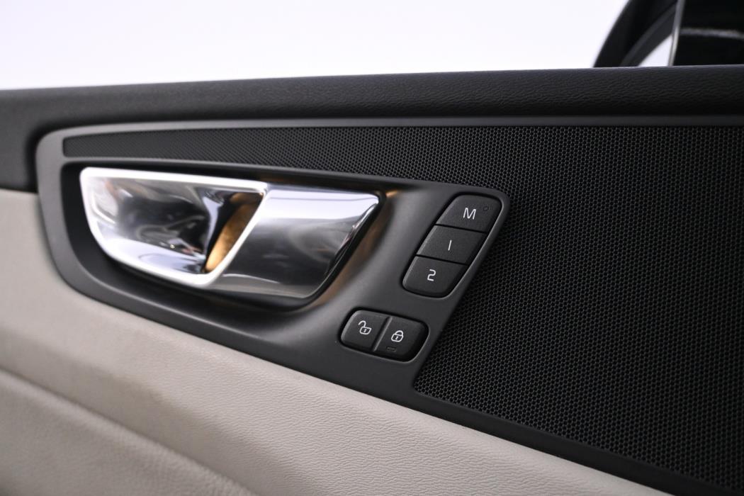 VOLVO XC60 2018