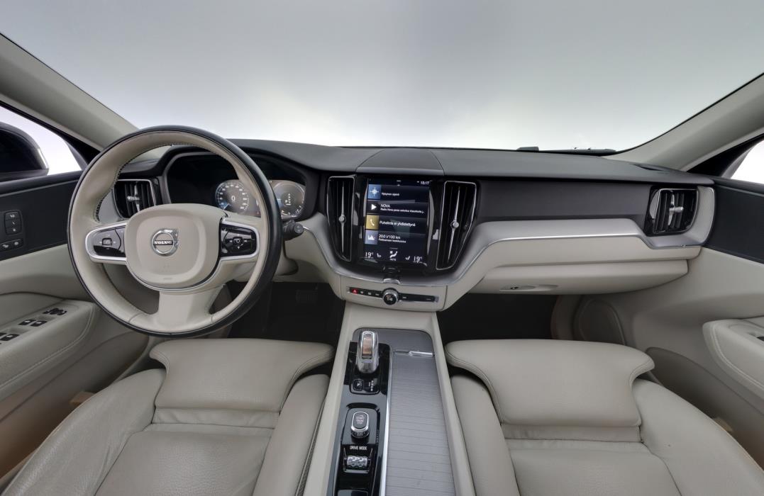 VOLVO XC60 2018