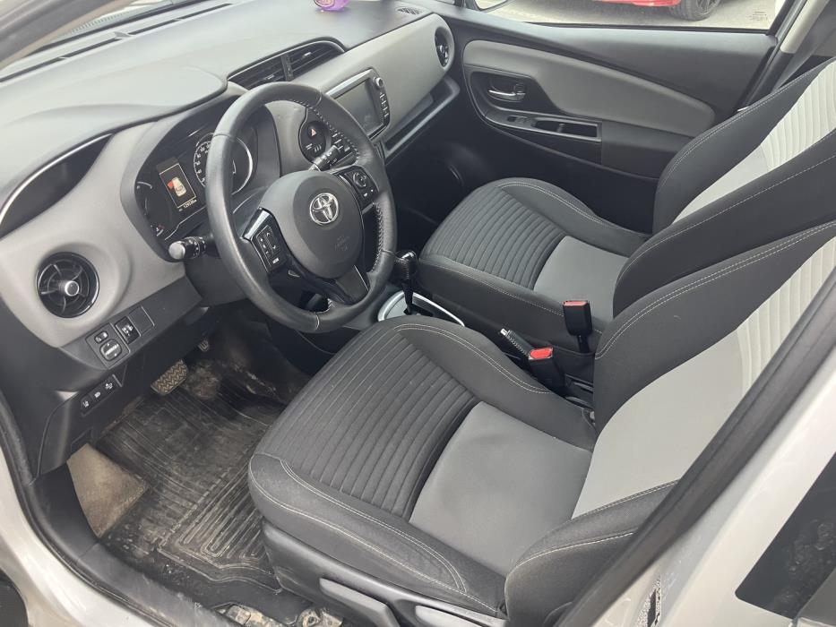 TOYOTA Yaris 2019