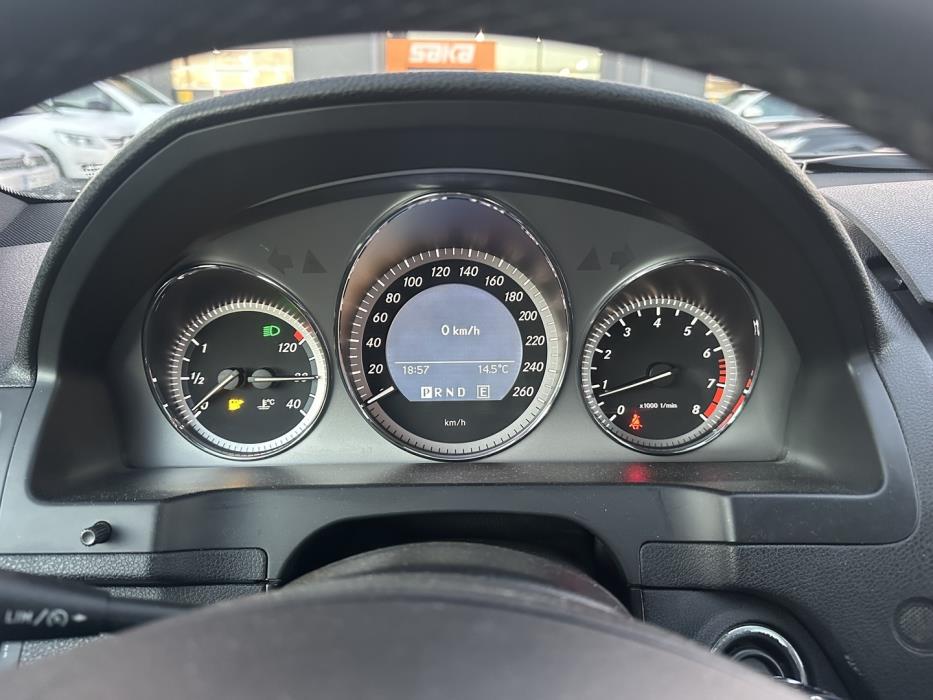 MERCEDES-BENZ C 2011