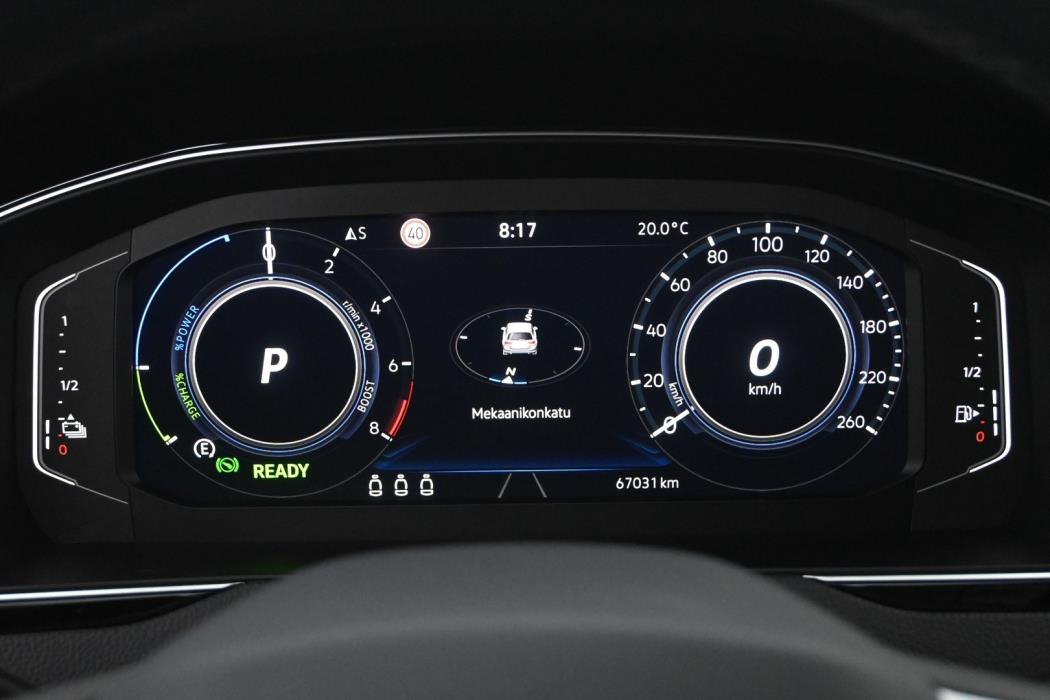 VOLKSWAGEN Passat 2023