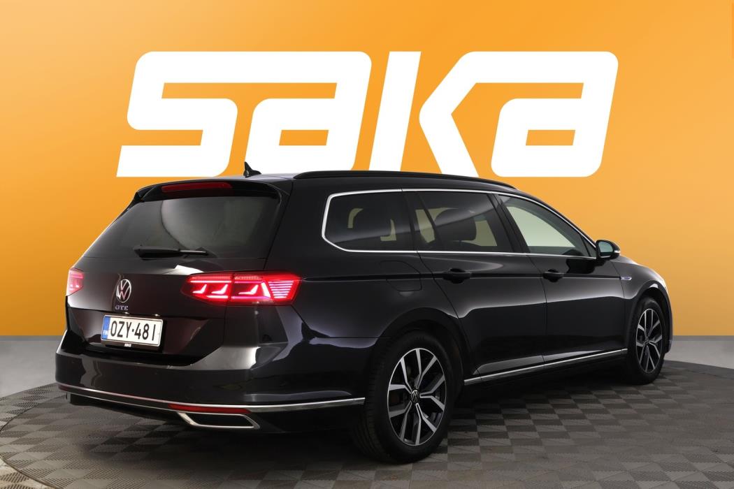 VOLKSWAGEN Passat 2023