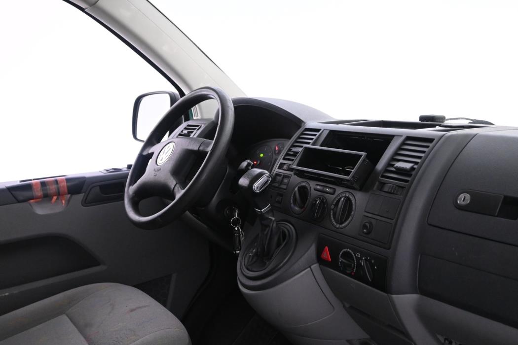 VOLKSWAGEN Transporter 2005