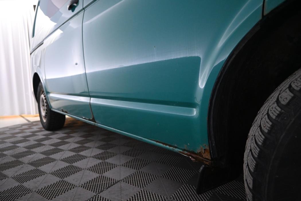 VOLKSWAGEN Transporter 2005