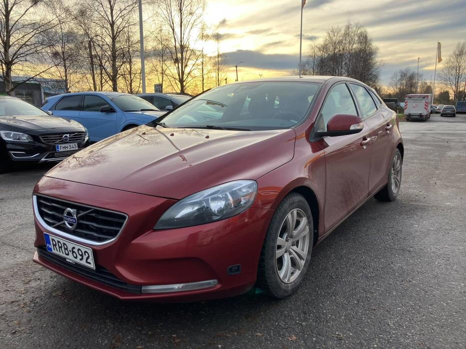 VOLVO V40 2013