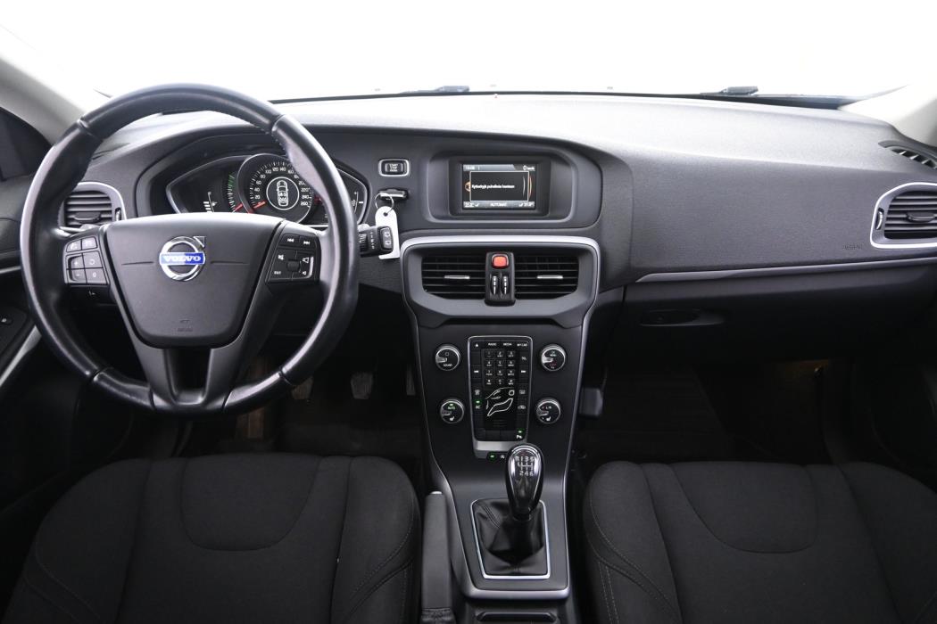 VOLVO V40 2014