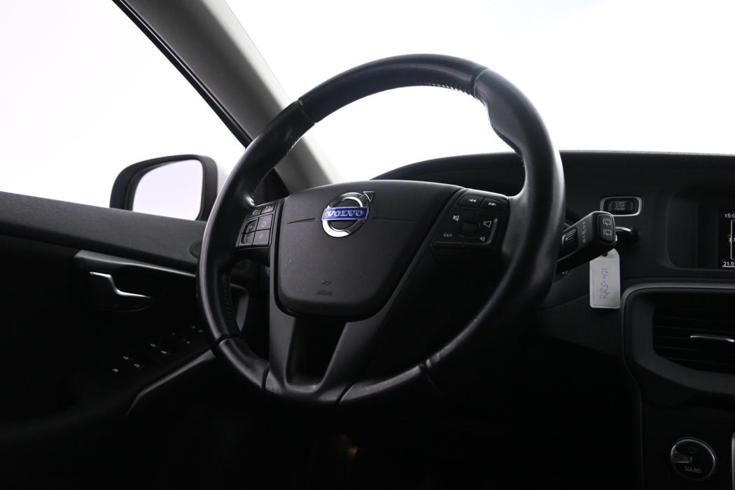 VOLVO V40 2014