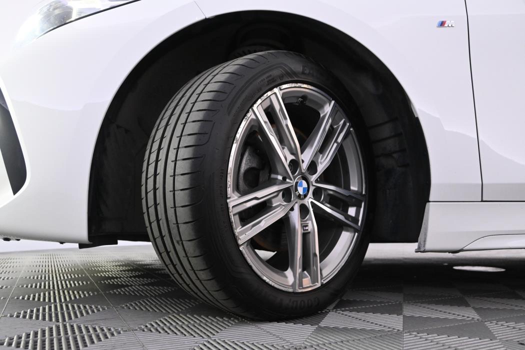 BMW 118 2021