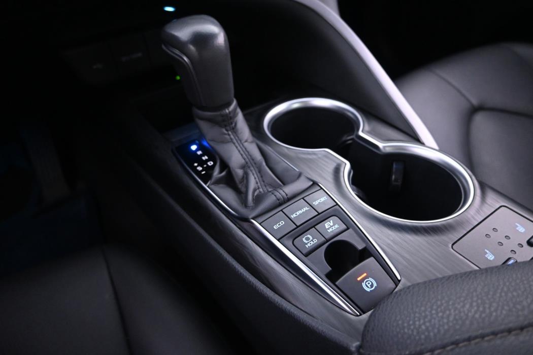 TOYOTA Camry 2024