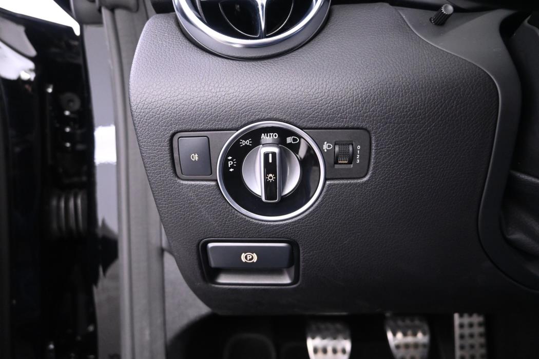 MERCEDES-BENZ SLK 2012