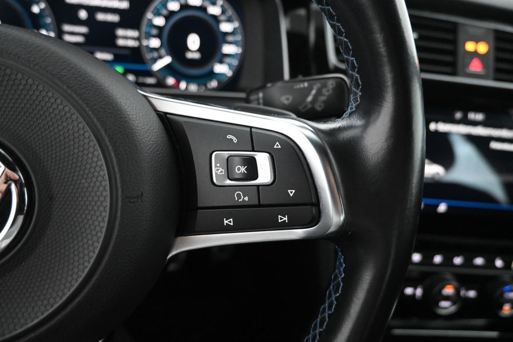 VOLKSWAGEN Golf 2018