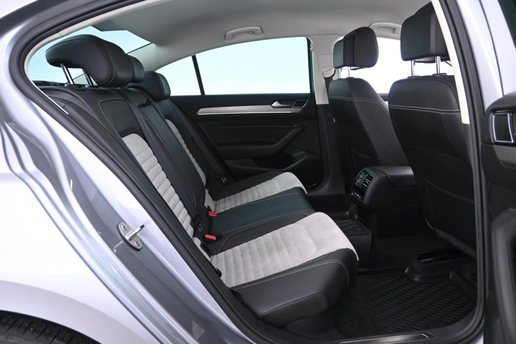 VOLKSWAGEN Passat 2018