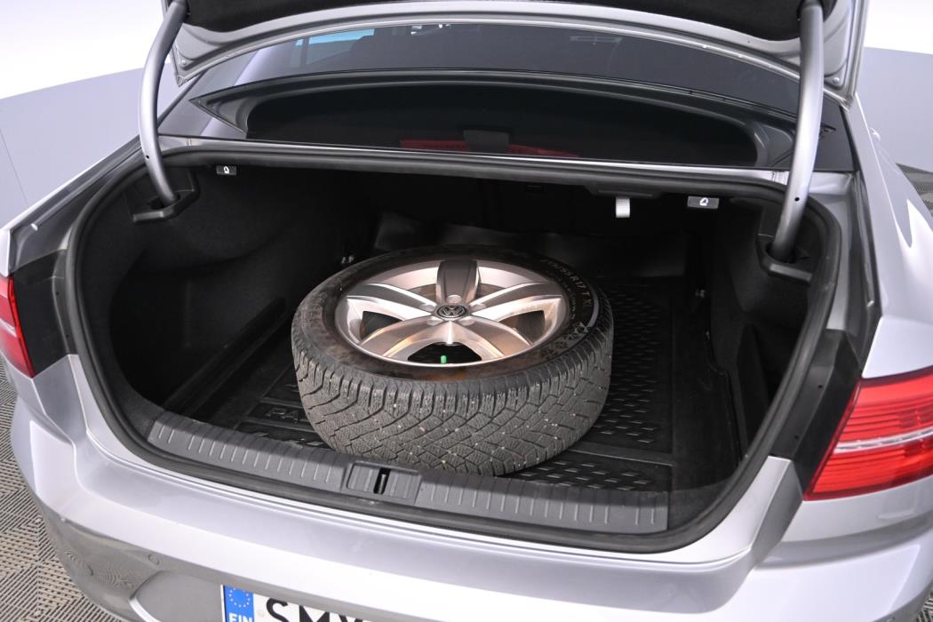 VOLKSWAGEN Passat 2018