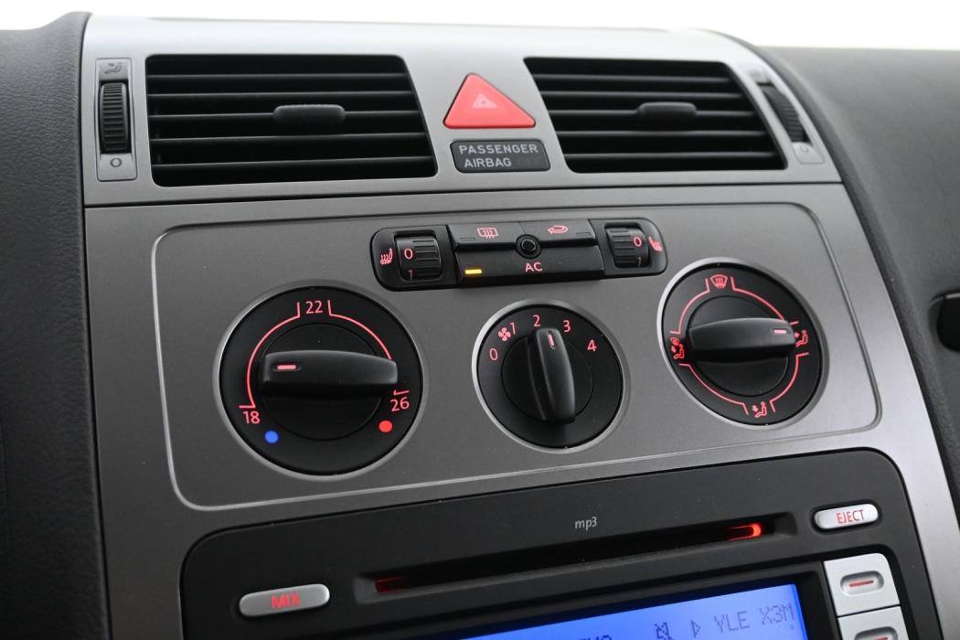 VOLKSWAGEN Touran 2007