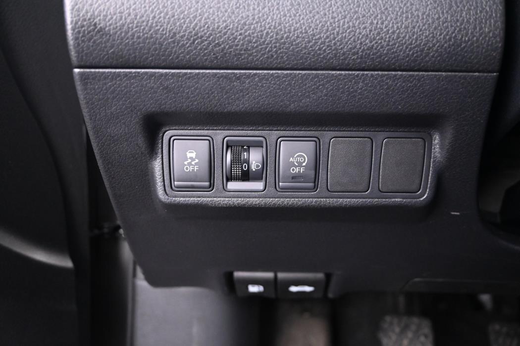 NISSAN Pulsar 2016
