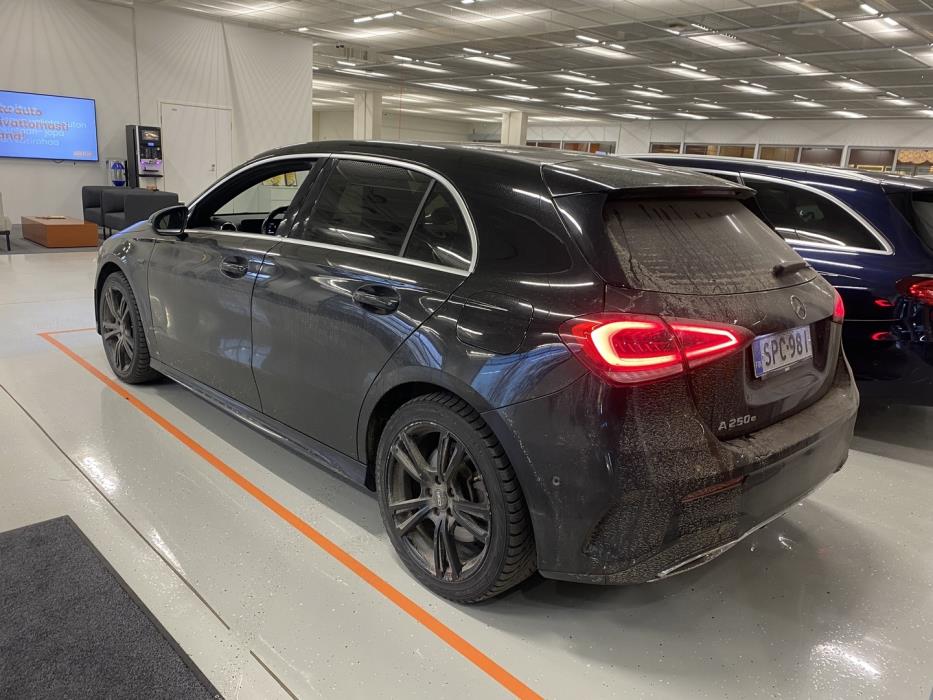 MERCEDES-BENZ A 2020