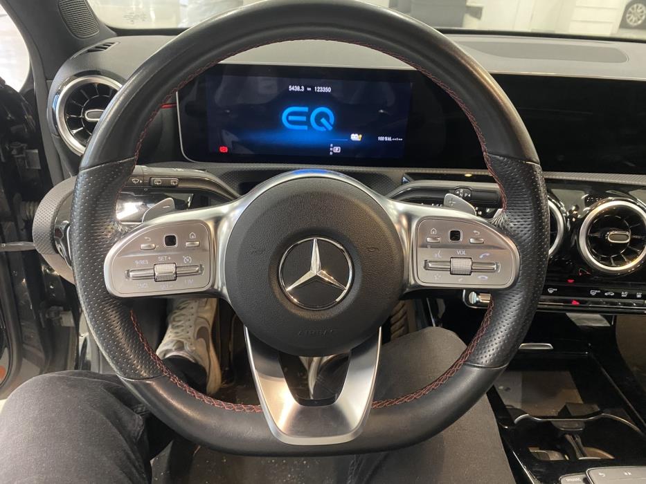 MERCEDES-BENZ A 2020