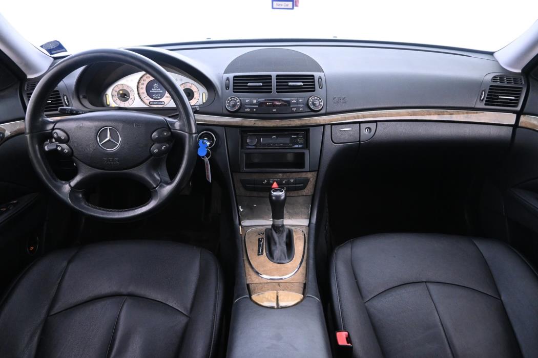 MERCEDES-BENZ E 2008