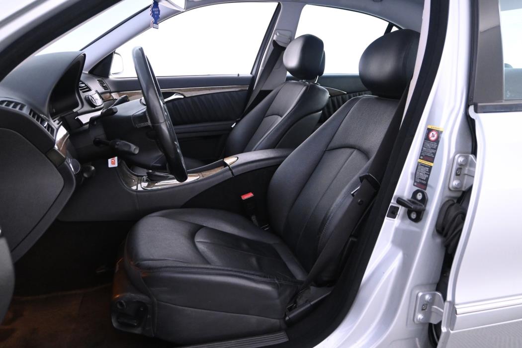 MERCEDES-BENZ E 2008