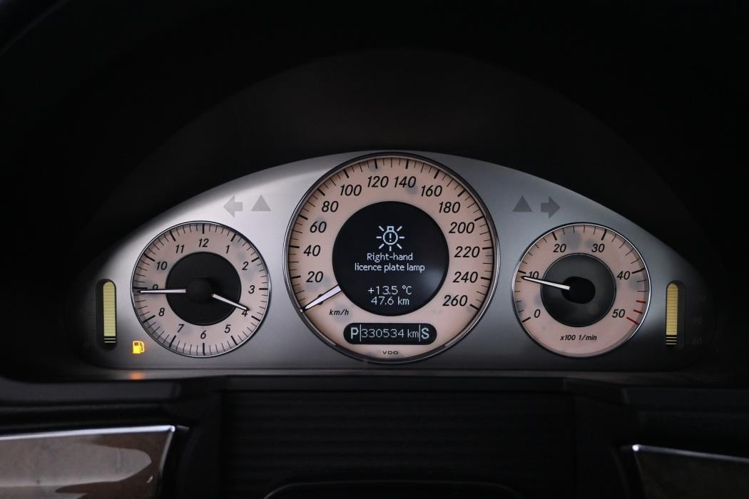 MERCEDES-BENZ E 2008