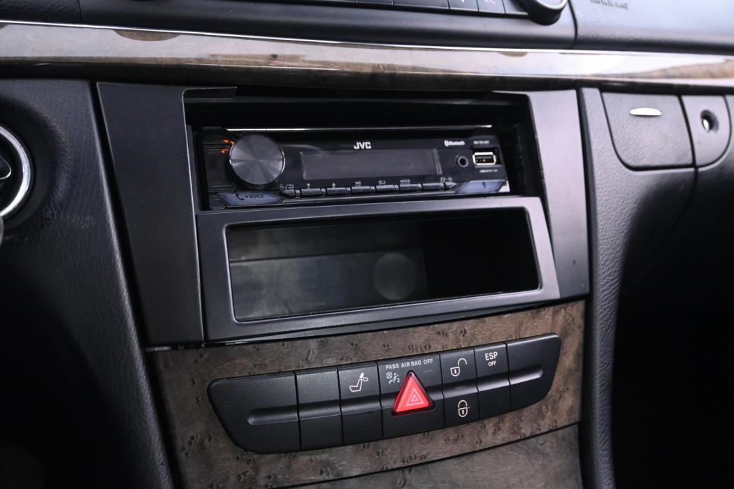 MERCEDES-BENZ E 2008