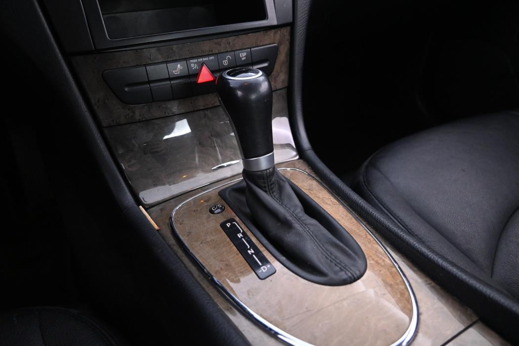MERCEDES-BENZ E 2008