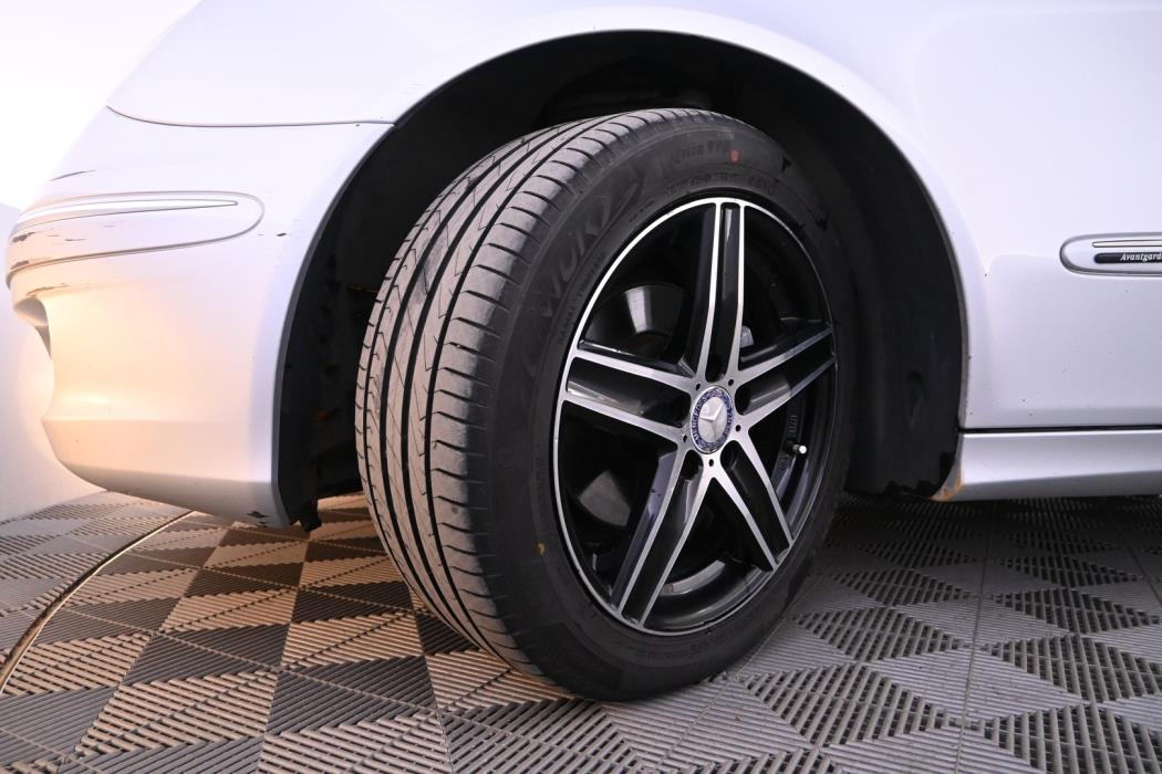 MERCEDES-BENZ E 2008