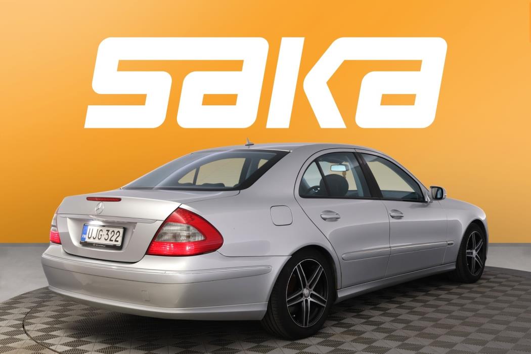 MERCEDES-BENZ E 2008