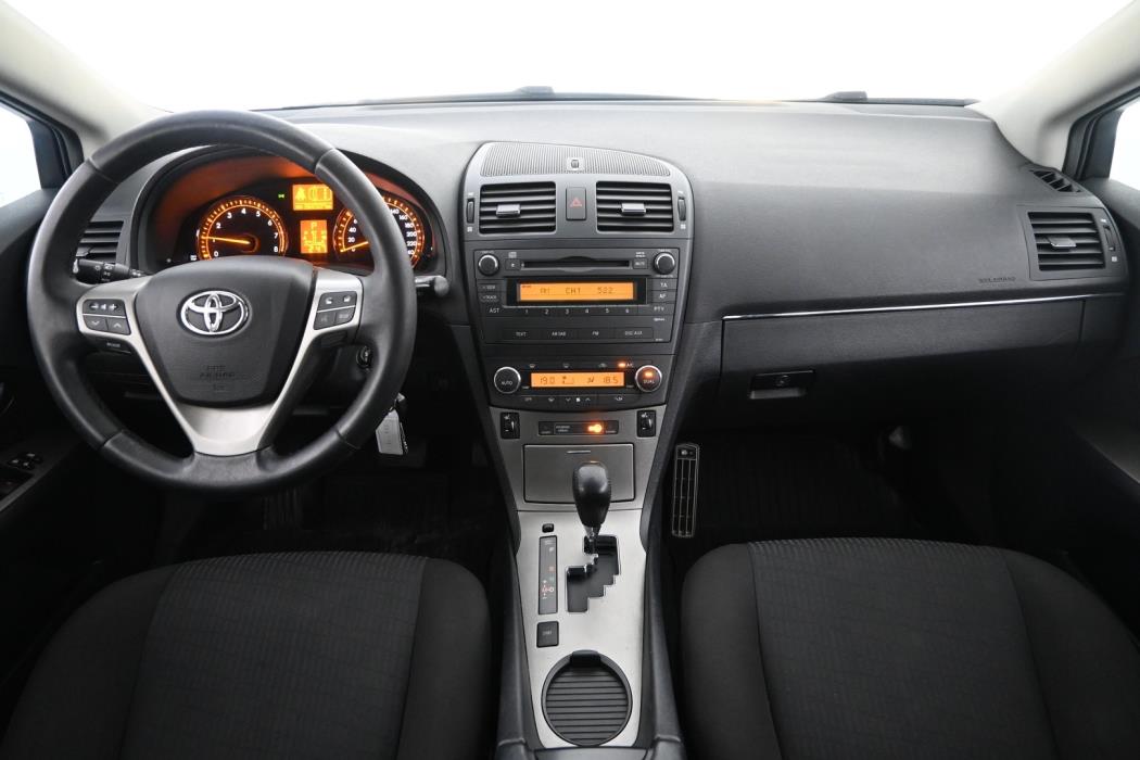 TOYOTA Avensis 2010