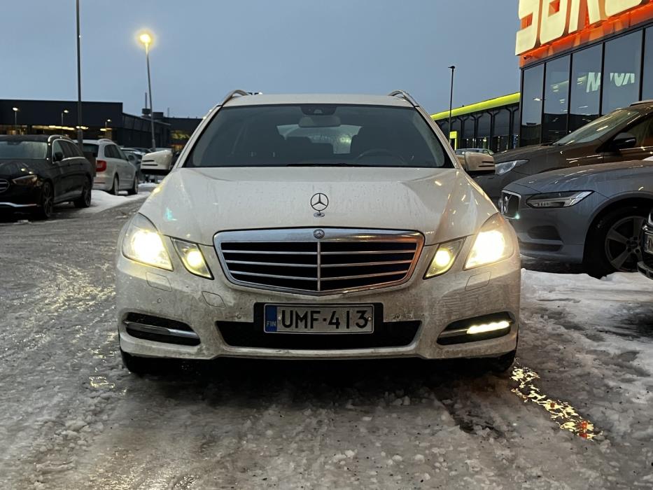 MERCEDES-BENZ E 2011