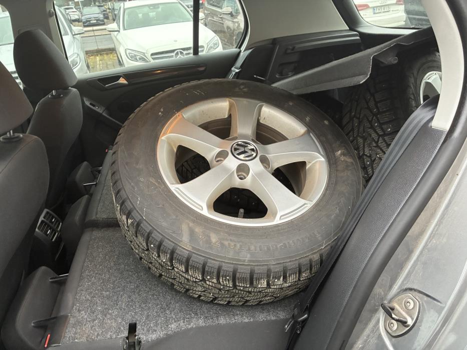 VOLKSWAGEN Golf 2011