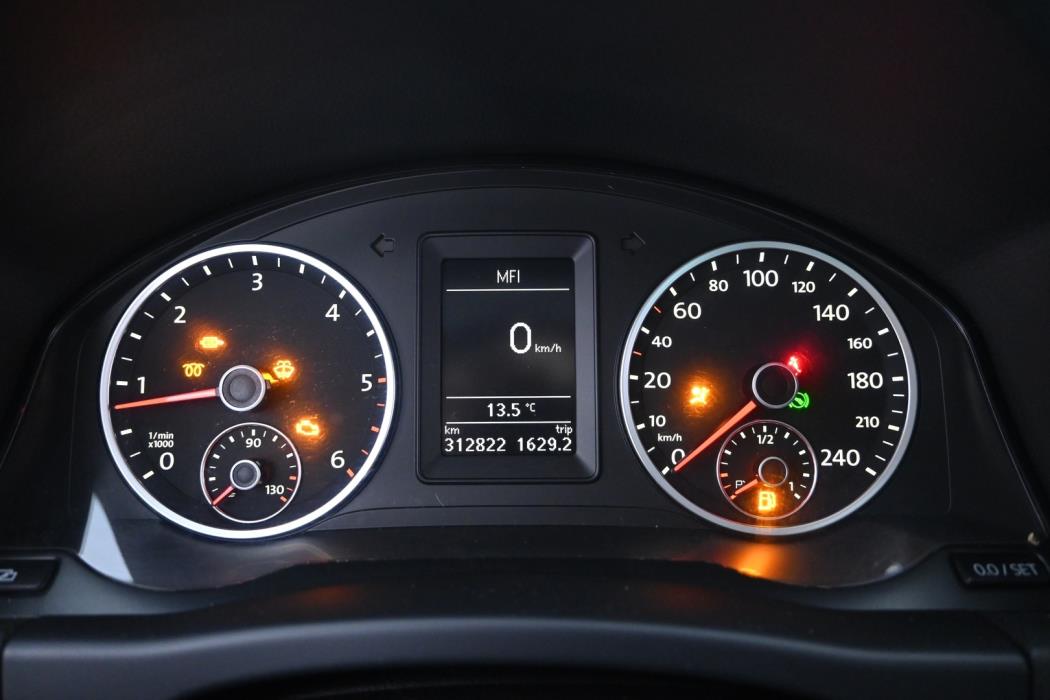 VOLKSWAGEN Tiguan 2011