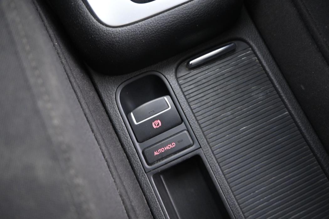 VOLKSWAGEN Tiguan 2011