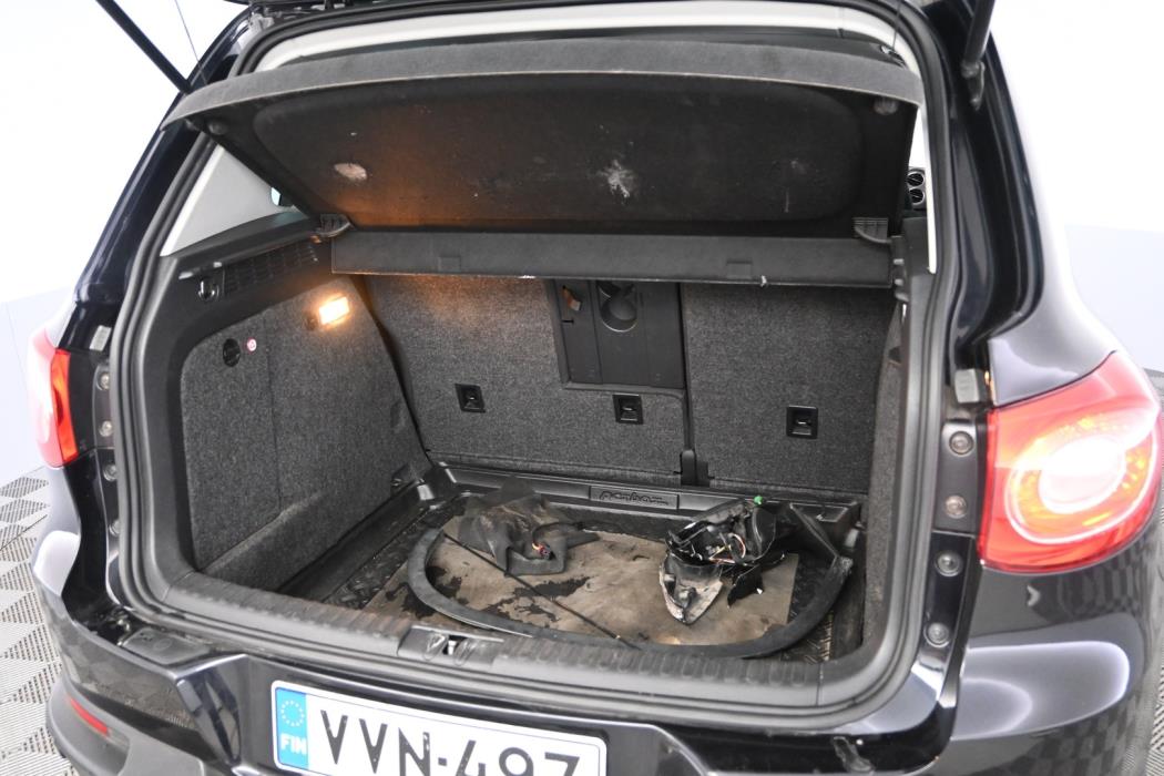 VOLKSWAGEN Tiguan 2011
