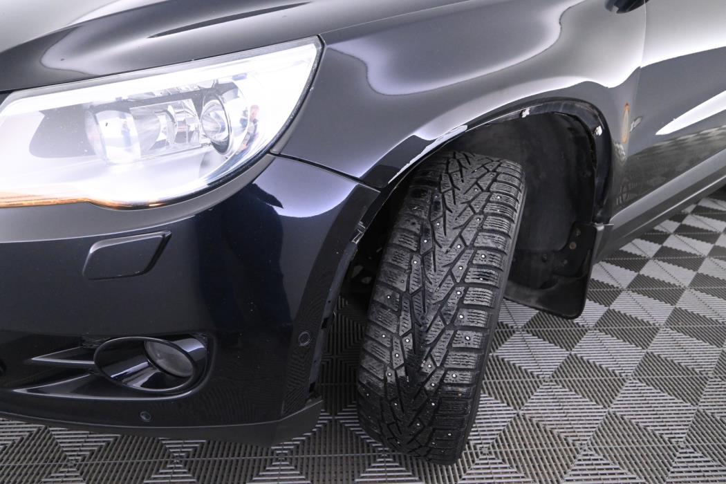VOLKSWAGEN Tiguan 2011