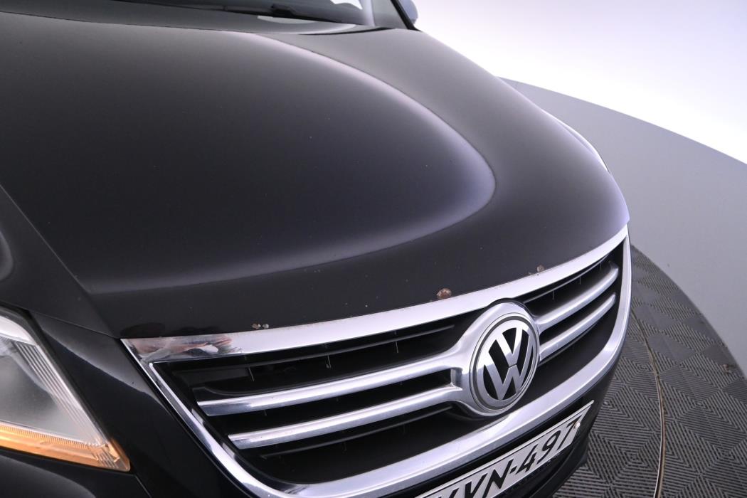 VOLKSWAGEN Tiguan 2011