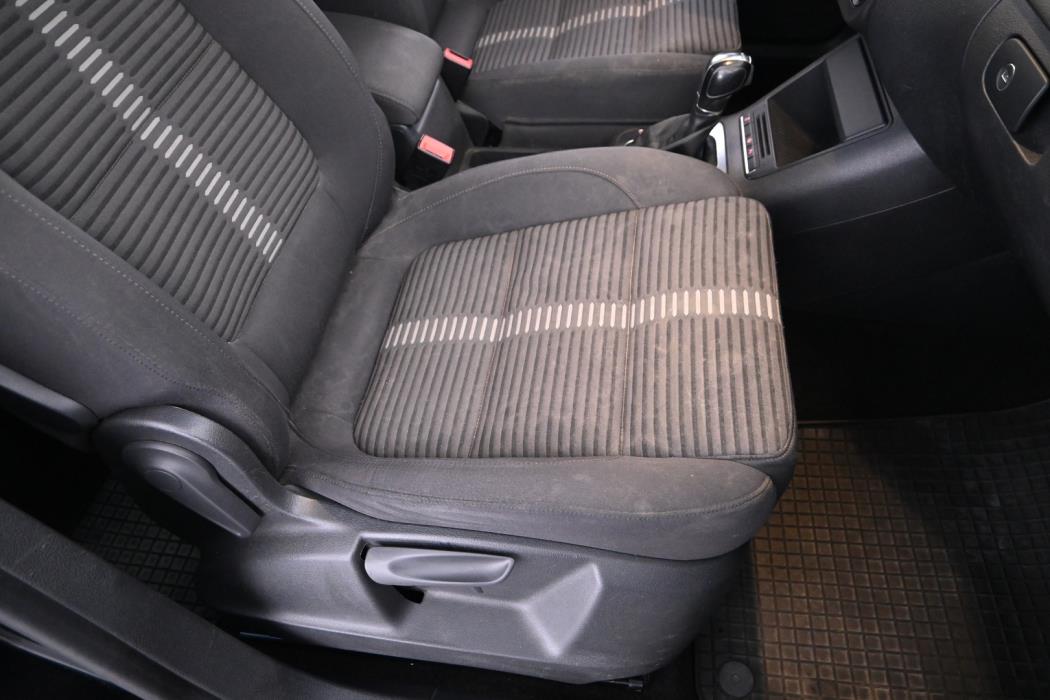 VOLKSWAGEN Tiguan 2011