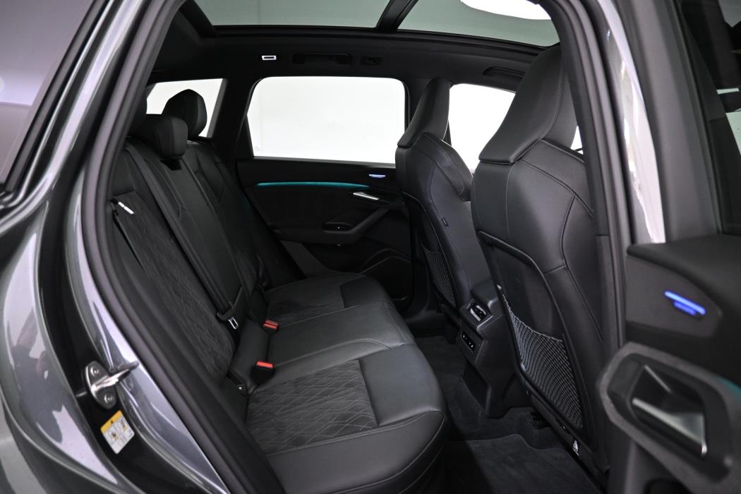 AUDI Q6 e-tron 2024