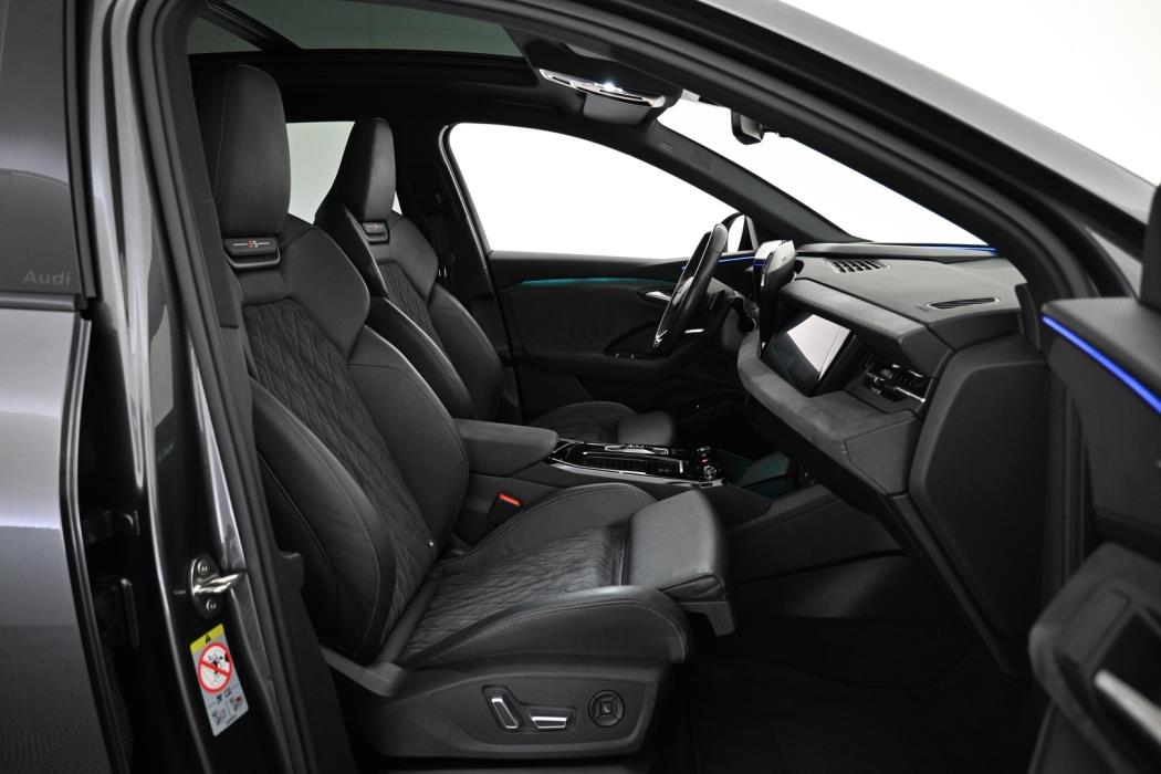 AUDI Q6 e-tron 2024