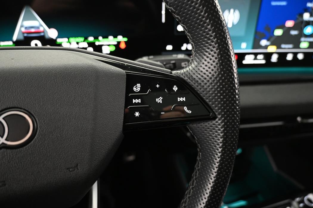 AUDI Q6 e-tron 2024