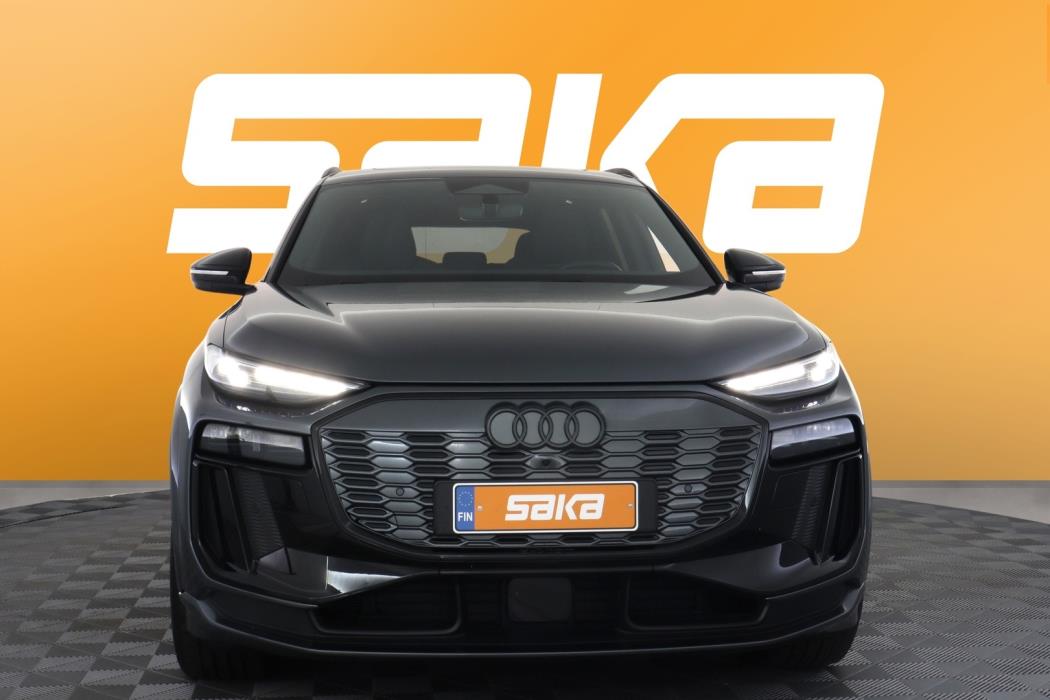 AUDI Q6 e-tron 2024