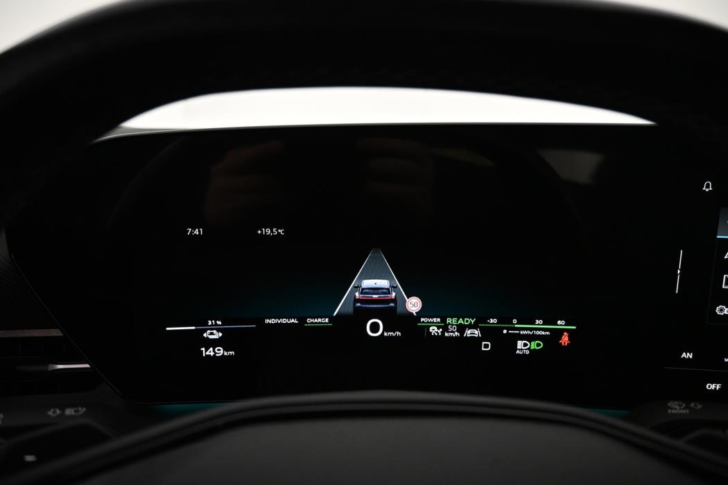 AUDI Q6 e-tron 2024